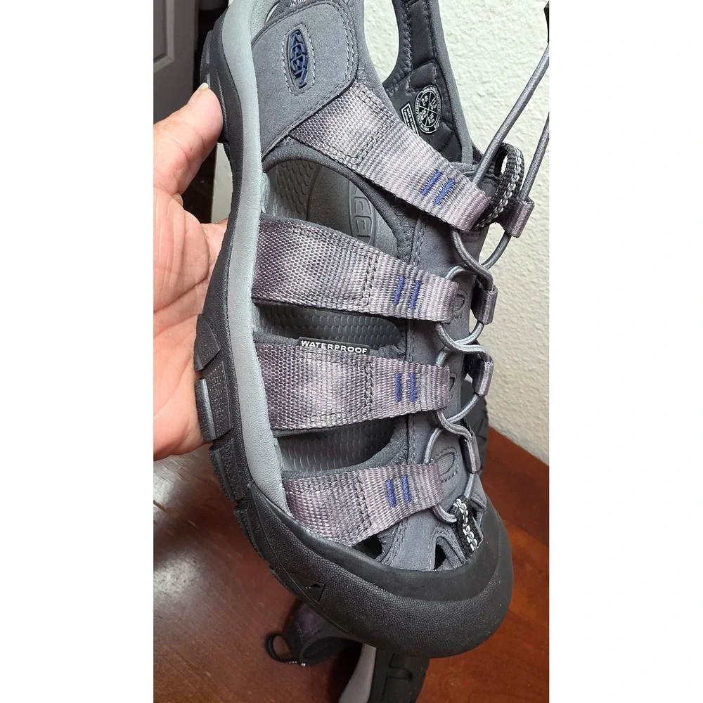 NWOT Keen Clearwater CNX‎ Sandals Mens 11.5 Grey Waterproof Hiking Fisherman Out